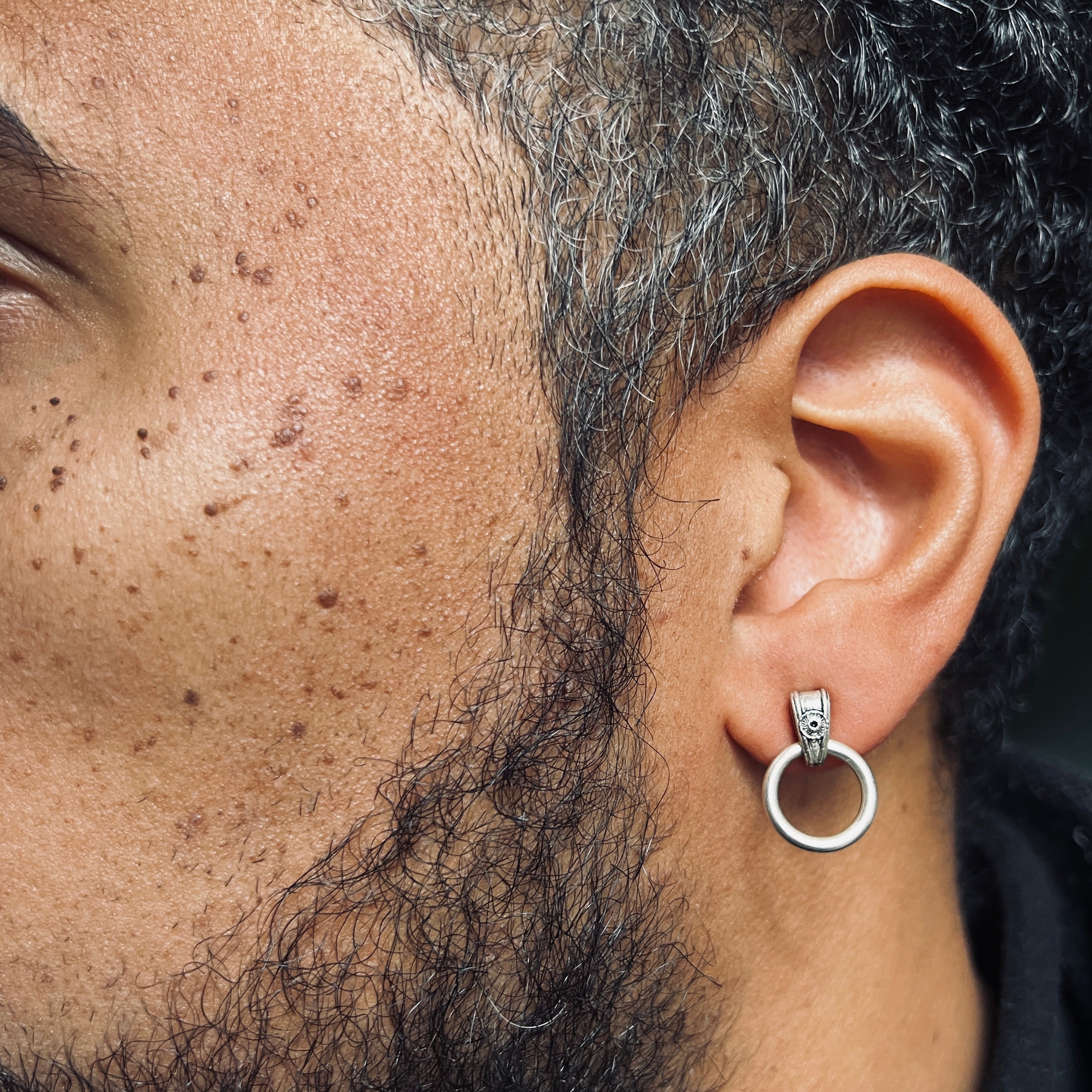 Boucle d'oreille " La bélière de Sol "